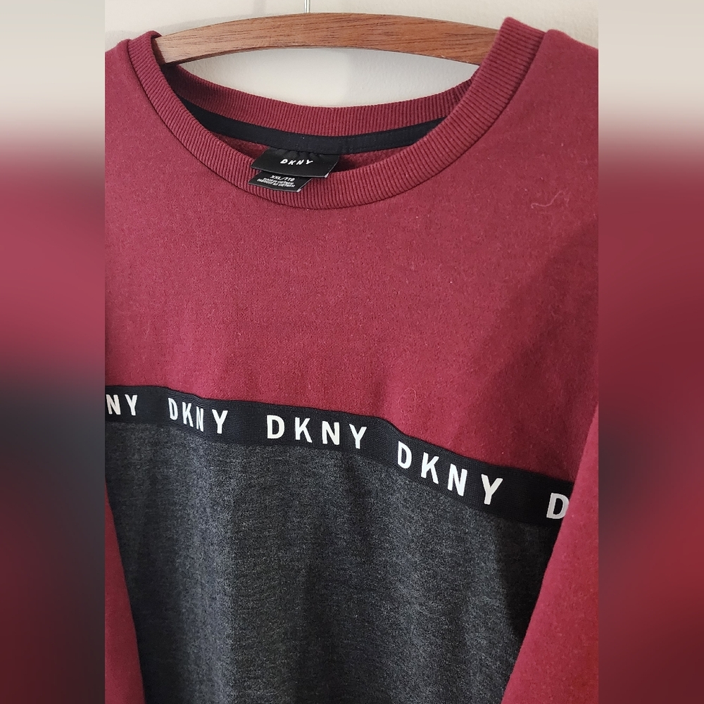 DKNY Sweater - Picture 4 of 7